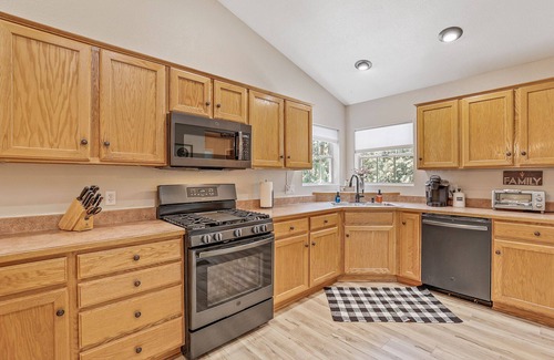 Flagstaff House | Wine Down in this Flagstaff Golf Retreat