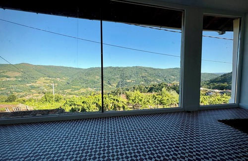A Peroxa Cottage | Wine Lodge Ribeira Sacra. A refuge between vineyards and mountains.