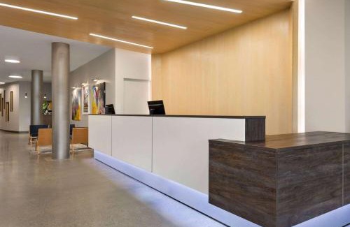 Mott Haven Hotel | Wingate by Wyndham Bronx Haven Park