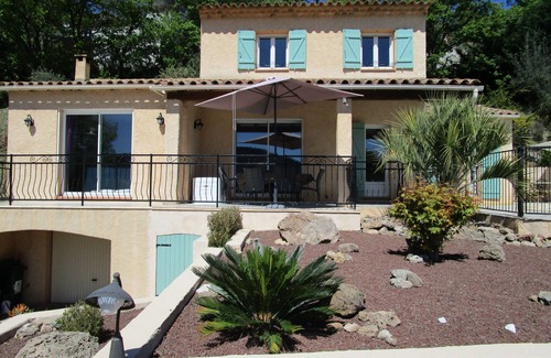 Bagnols-en-Foret House | WINNING IN A BEAUTIFUL PRIVATE VILLA 15 KM FROM CÔTE AZUR.