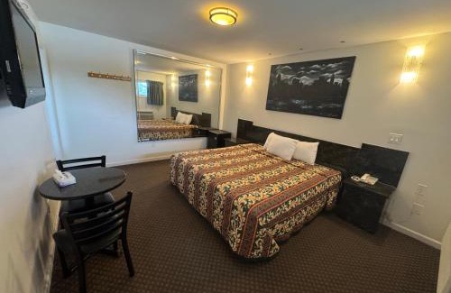 Lyndhurst Hotel | Winslow Motel