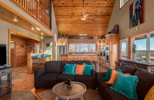 Jasper Cabin | Winston's View: Mountain Views, Fire Pit, Hot Tub