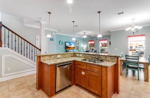Villages of Crystal Beach House | Winter/Monthly Available - Right Rudder Retreat - Pool/Hot Tub/Grill!