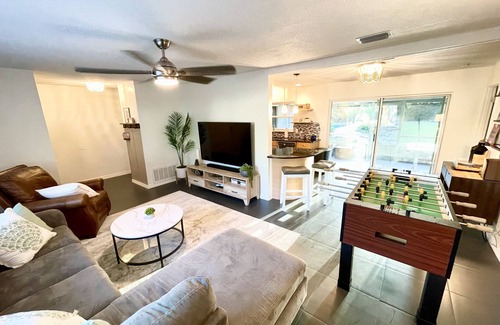 Goldenrod House | Winter Park Citrus Escape; sleeps 8, relaxing pool, family & pet friendly