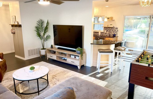 Goldenrod House | Winter Park Citrus Escape; sleeps 8, relaxing pool, family & pet friendly