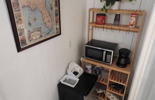 Bonita Springs Apartment | Winter Park Oasis