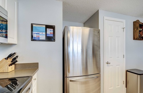 Long Beach Condo | Winter special 5%-10% off weekly: RESERVED PARKING and free beach chairs T1-305