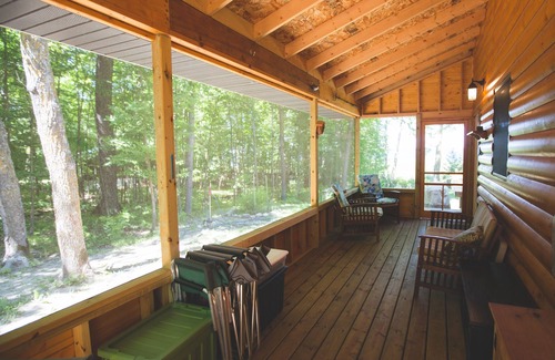 Richwood Cabin | Winter Wonderland in a Classic, Cozy Cabin - Strawberry Lake Cabin