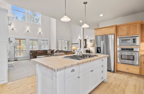 RiverWild House | Winter Wren Loop | Mt Bachelor Village Resort | River Wild