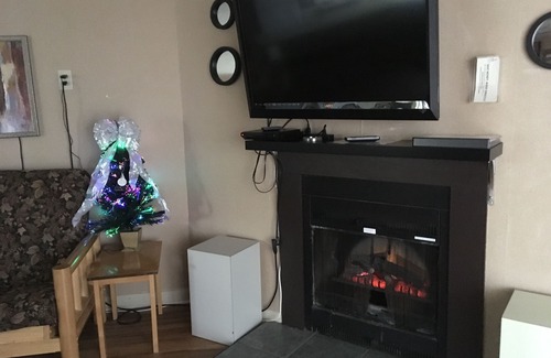 Ghent Apartment | Winterplace Condo E301