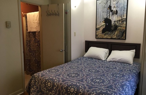 Ghent Apartment | Winterplace Condo E301