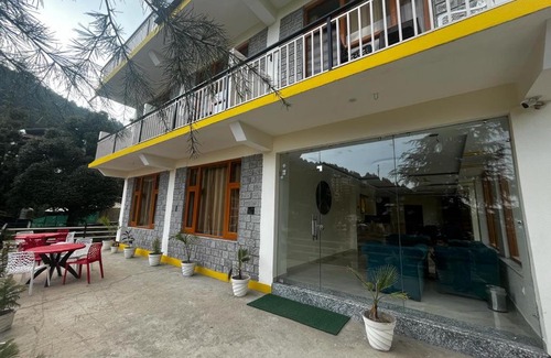 Bhagsu Nag House | Winterstone studio
