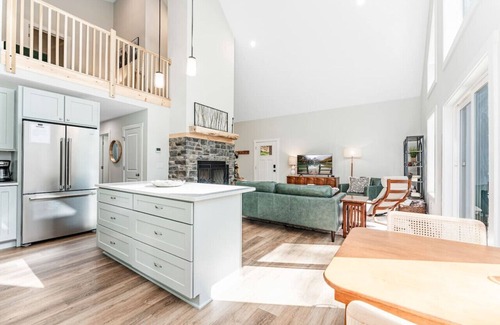 Alpine Lake House | Wintervue: Escape to Nature – Spacious, Pet-Friendly Retreat in WV