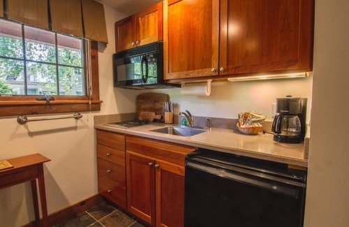 Windham Hotel | Winwood Condominiums by Windham Mountain Club