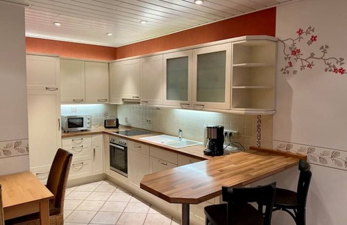 Erden House | Winzerhaus mit Kamin, 5 Doppelzimmern und 5 Bädern