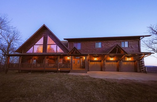 Cassville House | Wisconsin Property | 2 Luxury Lodges | Sleeps 31