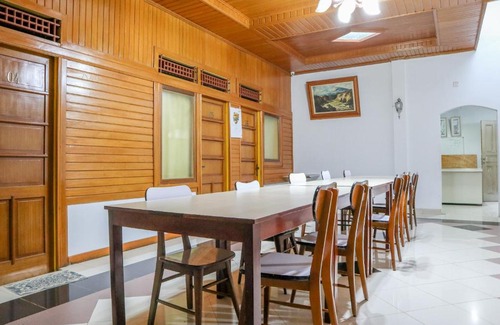 Padang Hotel | Wisma Mutiara