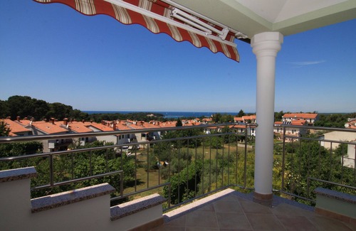 Brulo Apartment | With sea view in Apartment Bernstein in Porec.