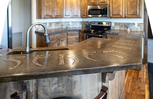 Sunset Heights House | Within Minutes Of BYU, Temples, Skiing Sleeps 18