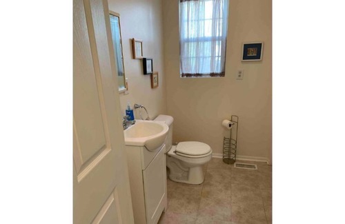 Springfield House | Wittenberg Stadium 3-bed 2-bath Residential Home