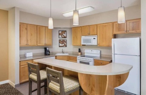 Windsor Apartment | WM Windsor 3 Bedroom Condo. Sleeps 8n