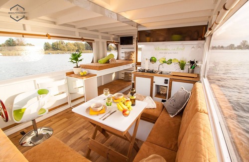 Bad Saarow Cabin | Wohlfühlboot Anna in Bad Saarow - Wohlfühlboot Hausbooturlaub