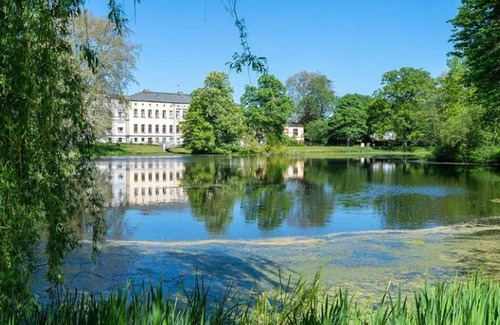 Semlow Apartment | Wohnstudio für 7 Personen im Schloss Semlow - Schloss Semlow mit Englischem Landschaftspark