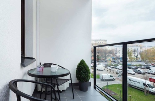 Wola Apartment | Wolska 45 | Dark Blue Studio | Air Conditioning