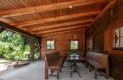 Dolni Branna House | Wonderful private villa for 8 people with WIFI, hot tub, TV, terrace and pets allowed