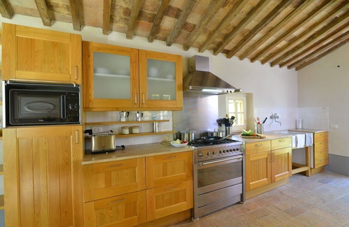 San Casciano dei Bagni Villa | Wonderful private villa for 10 guests with private pool, WIFI, TV, patio and panoramic view