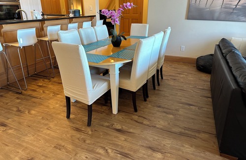 Northeast Bellevue Apartment | Wonderful 3-bd on lake. Perfect for business/couples/families + Peloton Bike