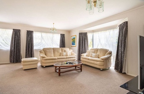 Takanini House | ★ Wonderful 3BR Home with Office & Outdoor ★