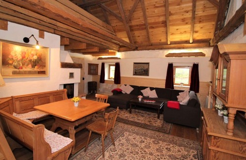 Neustift bei Gussing House | Wonderful private villa for 5 guests with WIFI, TV, terrace, pets allowed and parking