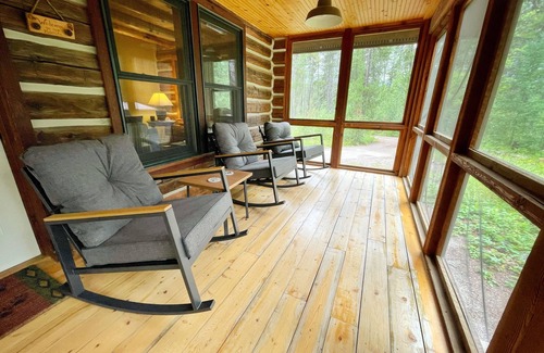 West Glacier Cabin | Wonderful Cabin in the Woods in West Glacier Near Glacier National Park Entrance