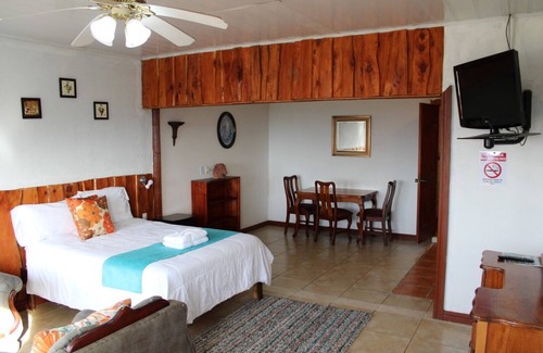 San Isidro Bed & Breakfast | Wonderful climate at 4000ft. Views of entire Central Valley! Close to Airport