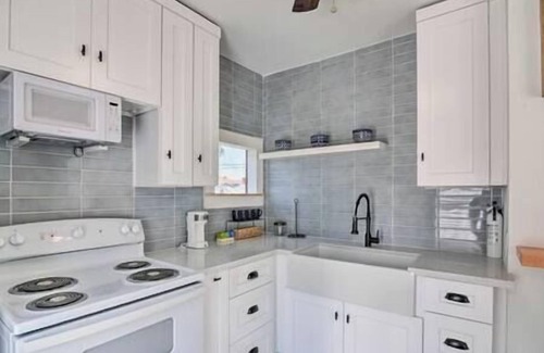 Galveston House | Wonderful Getaway in Galveston Minutes from Beach!
