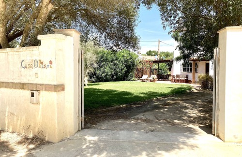 Zahora House | Wonderful holiday home with a big garden near the beach