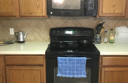 Cibolo House | Wonderful home (4 bdr, 3 bth) cozy!