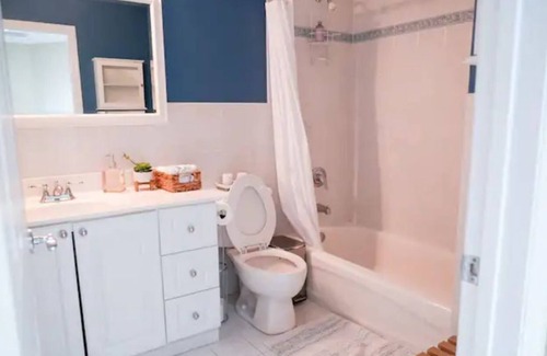 Tamiami House | Wonderful home in a great Miami area, with a pool