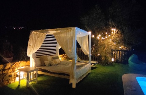 Alcaucin Cottage | Wonderful house with amazing Jacuzzi, 20 'beach and fantastic mountain views