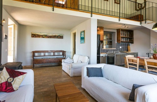 Magliano in Toscana House | Wonderful villa for 4 people with WIFI, patio, pets allowed and parking