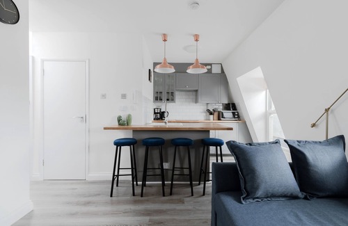 Harrow Road Apartment | Wonderful One Bedroom Apartment near Portobello Rd
