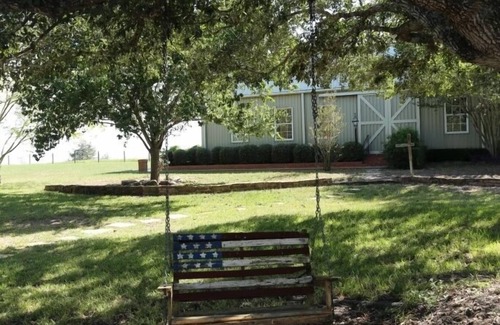 Brenham Cottage | Wonderful Place To Stay Between Brenham And Round Top