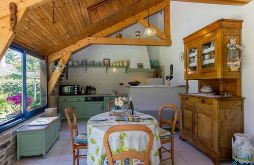 Sizun House | Wonderful private villa for 4 guests with TV, terrace, pets allowed and parking