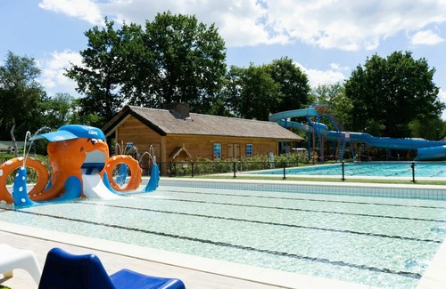 Municipality of Waalwijk House | Wonderful private villa for 4 people with pool, WIFI, TV, terrace and parking