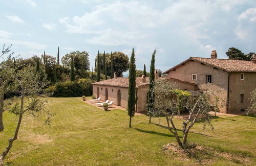 Camigliano Villa | Wonderful private villa for 16 guests with WIFI, A/C, private pool, TV and panoramic view