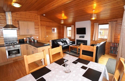 Kinross House | Wonderful private villa for 6 people with WIFI, TV, balcony and pets allowed