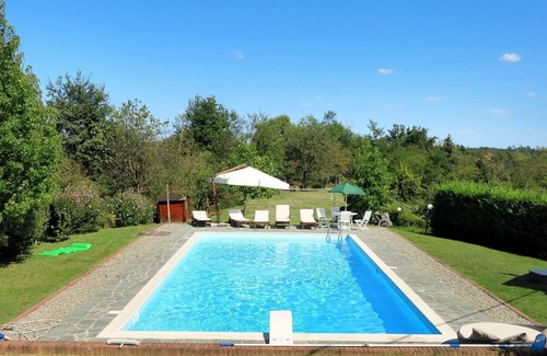 Capriglio House | Wonderful private villa for 10 guests with WIFI, private pool, TV, terrace and pets allowed