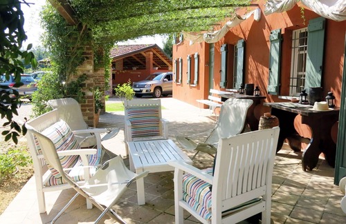 Capriglio House | Wonderful private villa for 10 guests with WIFI, private pool, TV, terrace and pets allowed
