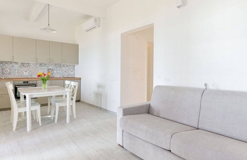 Follonica House | Wonderful private villa for 6 people with WIFI, A/C, balcony and pets allowed